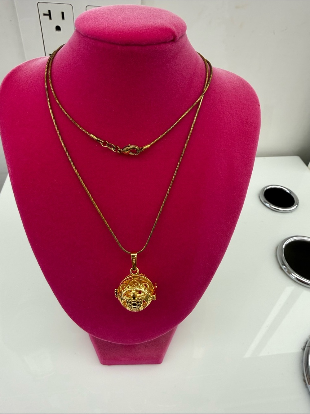 Gold Lion Pendant Necklace - Women's Fashion Jewelry
